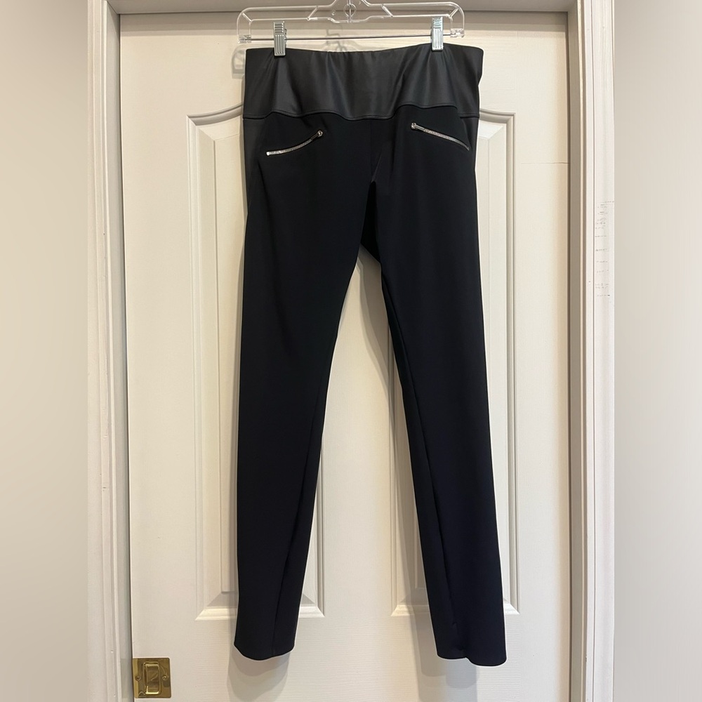 Aday Throw and Roll Black Leggings with Zipper Pockets size large VGUC